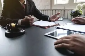تبلیغ وکالت روی کیسه نایلون یک فروشگاه لباس زنانه!