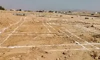این افراد زمین با اجاره ۹۹ ساله می‌گیرند