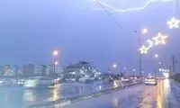 لحظه جالب ایجاد رعد و برق بر فراز تهران