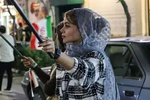 دختران در تجمع شبانه مشهد میدان‌دار شدند