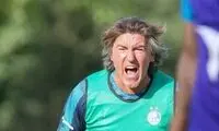 سرمربی پرتغالی استقلال شاکی شد