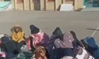 اعتراض دختران دانش‌آموز در اصفهان جلب توجه کرد