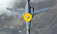 نمایی دیدنی از فرود بمب‌افکن راکول B1 لنسر