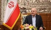 عکسی از قالیباف در یک مکان زیارتی در باکو