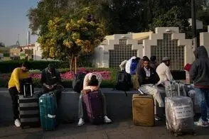 هجوم مسافران برای خروج از امارات در پی هشدار آمریکا