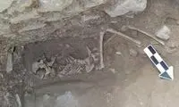 تصویری از شیوه باورنکردنی دفن یک کودک