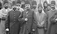 ناصرالدین‌شاه در کنار مجسمه برنزی خودش!