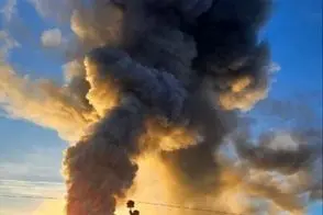 اولین تصاویر از آتش‌سوزی مهیب در شرکت کاله