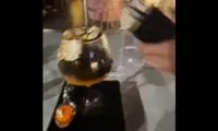 سرو نوشیدنی با ورق طلا در رستوران‌ لاکچری تهران