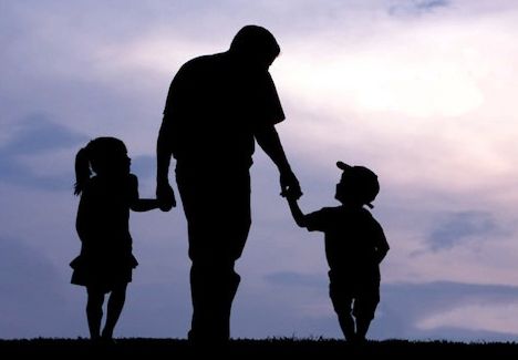 حرکت استثنایی یک پدر برای محافظت از فرزندانش
