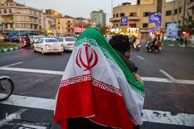 تصاویر یک خبرگزاری از بنر جشن و پایکوبی در تهران