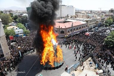 خیمه سوزان ظهر عاشورا در چهارراه گلوبندک