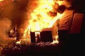 آتش گرفتن محل ذخیره سوخت قاچاق در سراوان