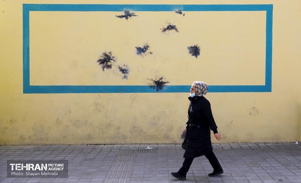  آثار چهارشنبه‌سوری بر دیوارهای شهر تهران 