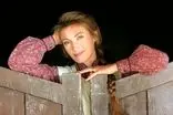 ظاهر شیک و جذاب بازیگر پزشک دهکده در 75 سالگی