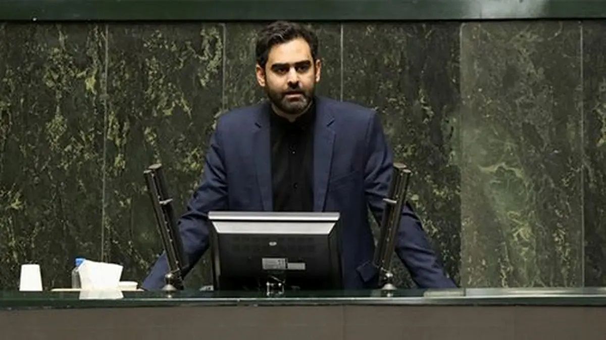 چند نکته درباره جنجال خانم وزیر و امیرحسین ثابتی