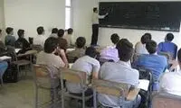 نقاشی حرفه‌ای یک دانش‌آموز وسط کلاس درس!