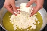 طرز تهیه پنیر برشته معروفِ هوتن شکیبا در سریال تاسیان