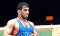 حسن یزدانی روی دست جادوگر بلند شد