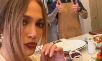 جنیفر لوپز دستپخش را به نمایش گذاشت