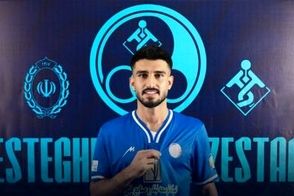 کری‌خوانی‌های پشت سر هم ستاره پرسپولیسی برای استقلال