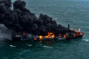 تیتر جنجالی فرهیختگان از انفجار کشتی تایلندی در تنگه هرمز