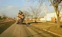لحظه دلخراش شاخ به شاخ شدن تاکسی با بونکر 