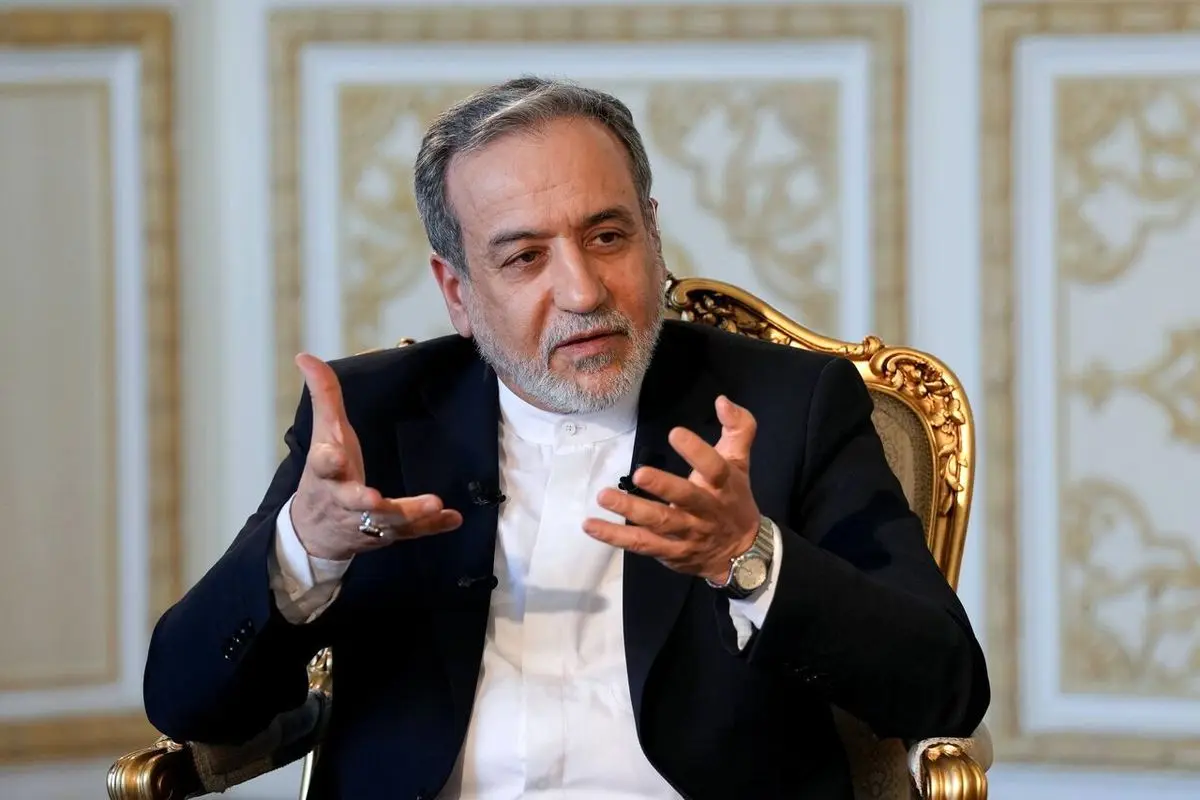 پای مادرِ جواد موگویی به مصاحبه با عراقچی باز شد