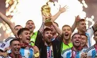 مسی از پیراهن قهرمان جهان رونمایی کرد 