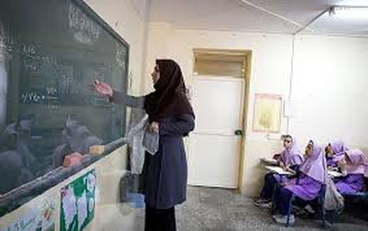 فیش حقوقی‌ باورنکردنی یک معلم با مدرک دکتری خبرساز شد