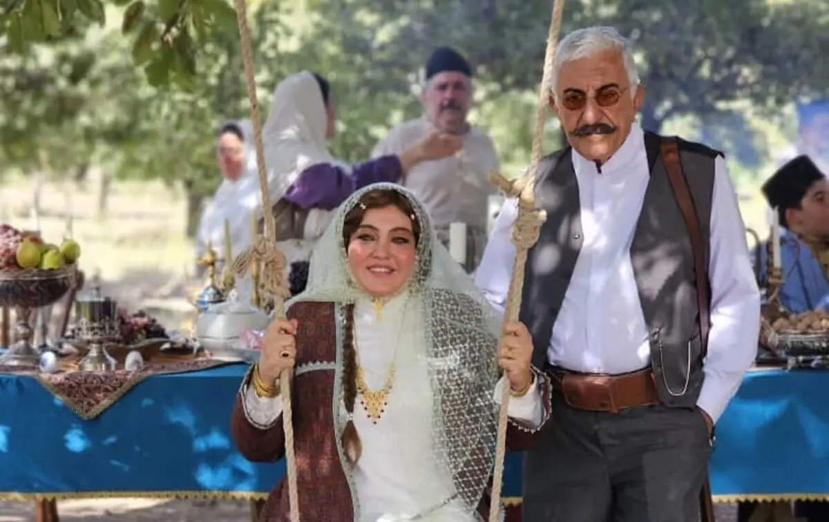 رقص رضا کیانیان در بامداد خمار تقلید از یک رقص قبل از انقلابی!