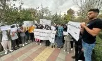 تجمع دوباره دانشگاه آزادی‌ها برای افزایش شهریه‌ها
