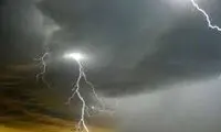 شکار لحظه پدیدار شدن رعدوبرق در آسمان تهران