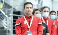 سرمربی تیم ملی، لباس محلی افغان‌ها را به تن کرد!