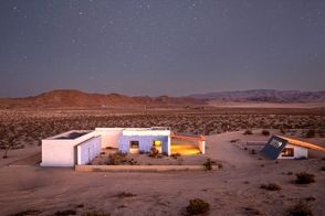 معماری ساده یک «قصر» در بیابان