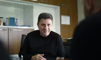 دست همکاری قلعه‌نویی با دستیار ایتالیایی
