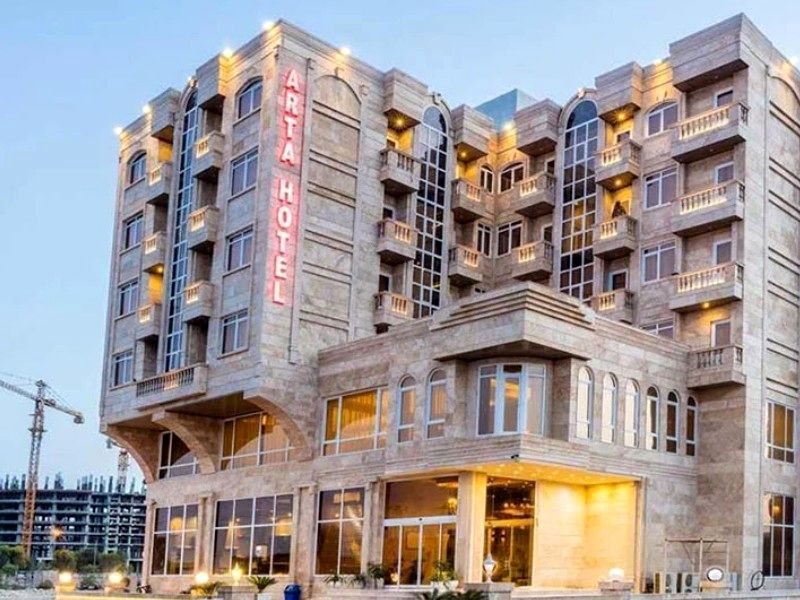 بهترین زمان سفر به قشم برای دریافت بیشترین تخفیف هتل