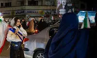خسته نشدی انقدر مجردی اومدی تجمع؟