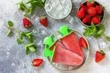طرز تهیه یخمک توت فرنگی؛ محبوب‌ترین دسر یخی خانگی