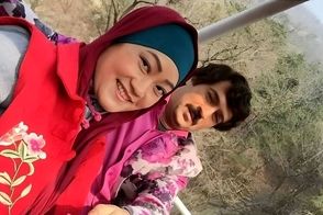 عکس یادگاری چوچانگ و برادرانش در پشت‌صحنه سریال پایتخت