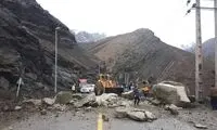 هشدار باران سنگ در این جاده شمالی!