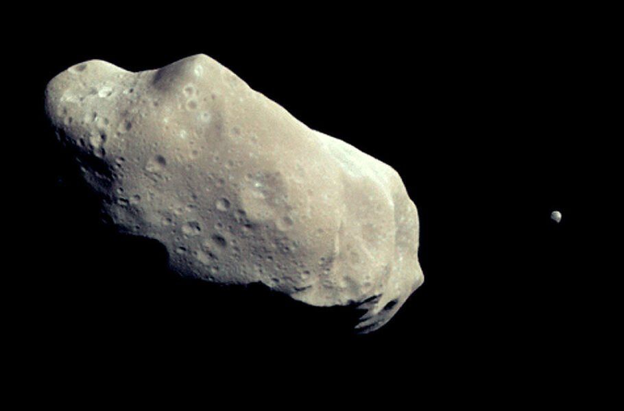 عکس ناسا؛ سیارک ایدا به همراه تنها قمرش 