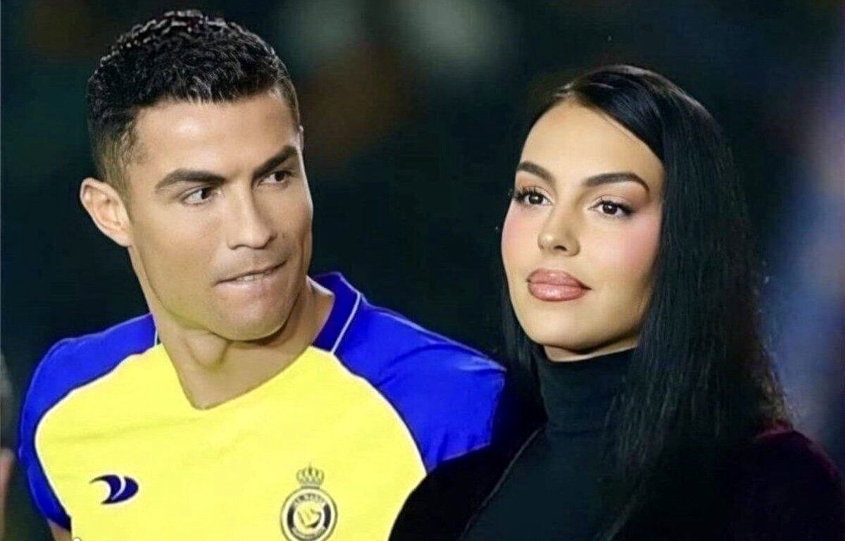   همسر رونالدو در حال خوردن قرمه سبزی و برنج ایرانی 