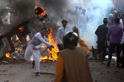 تصاویری عجیب از حمله هندوها به مساجد و منازل مسلمانان!