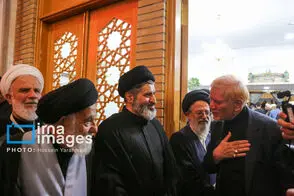 حضور فرزند رهبر شهید انقلاب در یک مراسم ختم