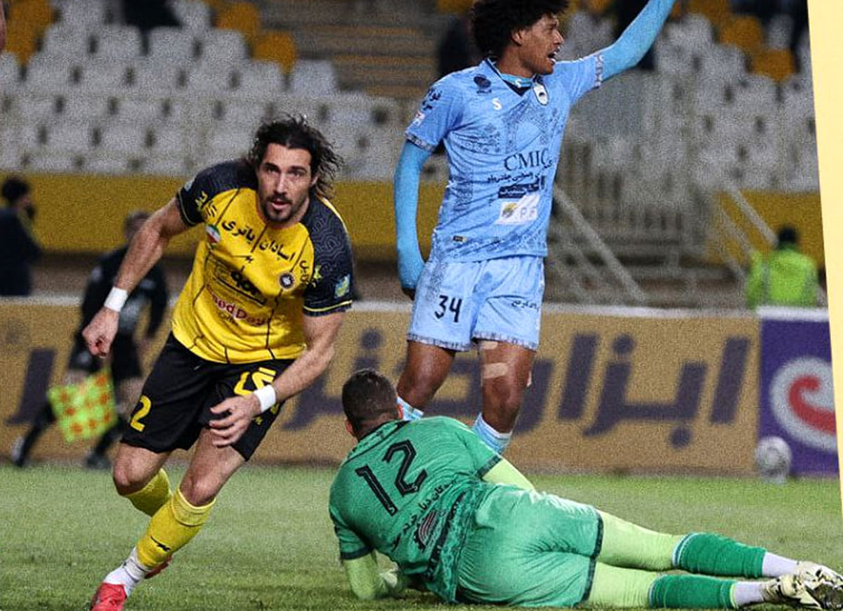 اشتباه لفظی، آقای گزارشگر را خجالت‌زده کرد