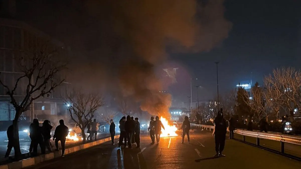 فرهیختگان: شایعه حضور حشدالشعبی در ایران احمقانه است