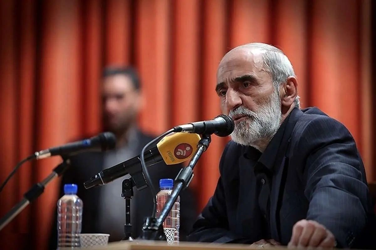   انتقاد تند شریعتمداری از دستگاه‌های امنیتی و اطلاعاتی 