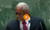 مقام ارشد هنگام سخنرانی با سر توی پارچ آب رفت!