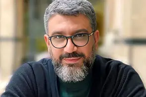 رضا رشیدپور برای ایران آهنگ خواند